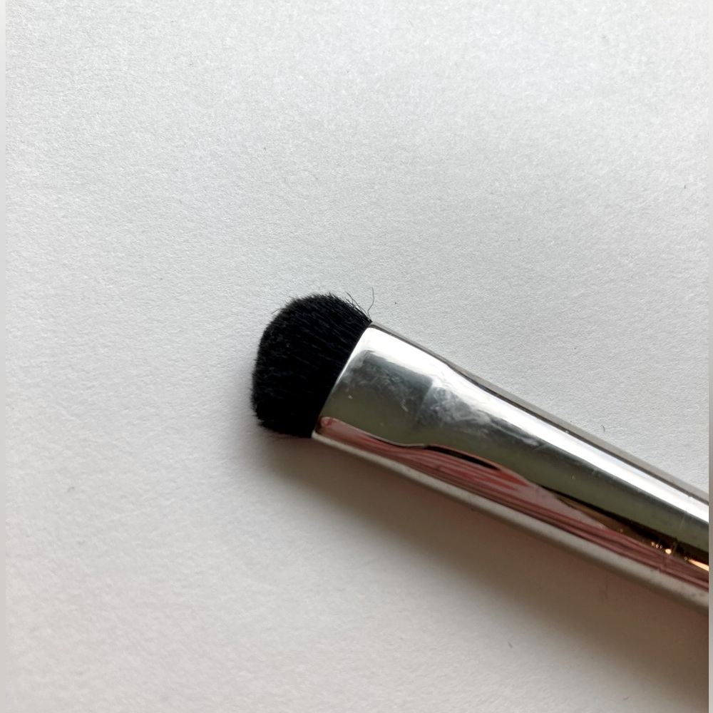 Mac Cosmetics 215 Medium Eyeshadow Brush